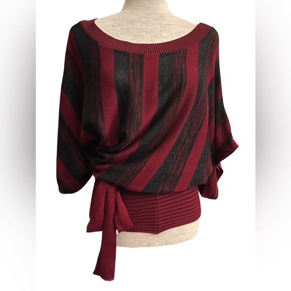 Cent Knit~Women’s Black & Maroon Sweater - Picture 1 of 4